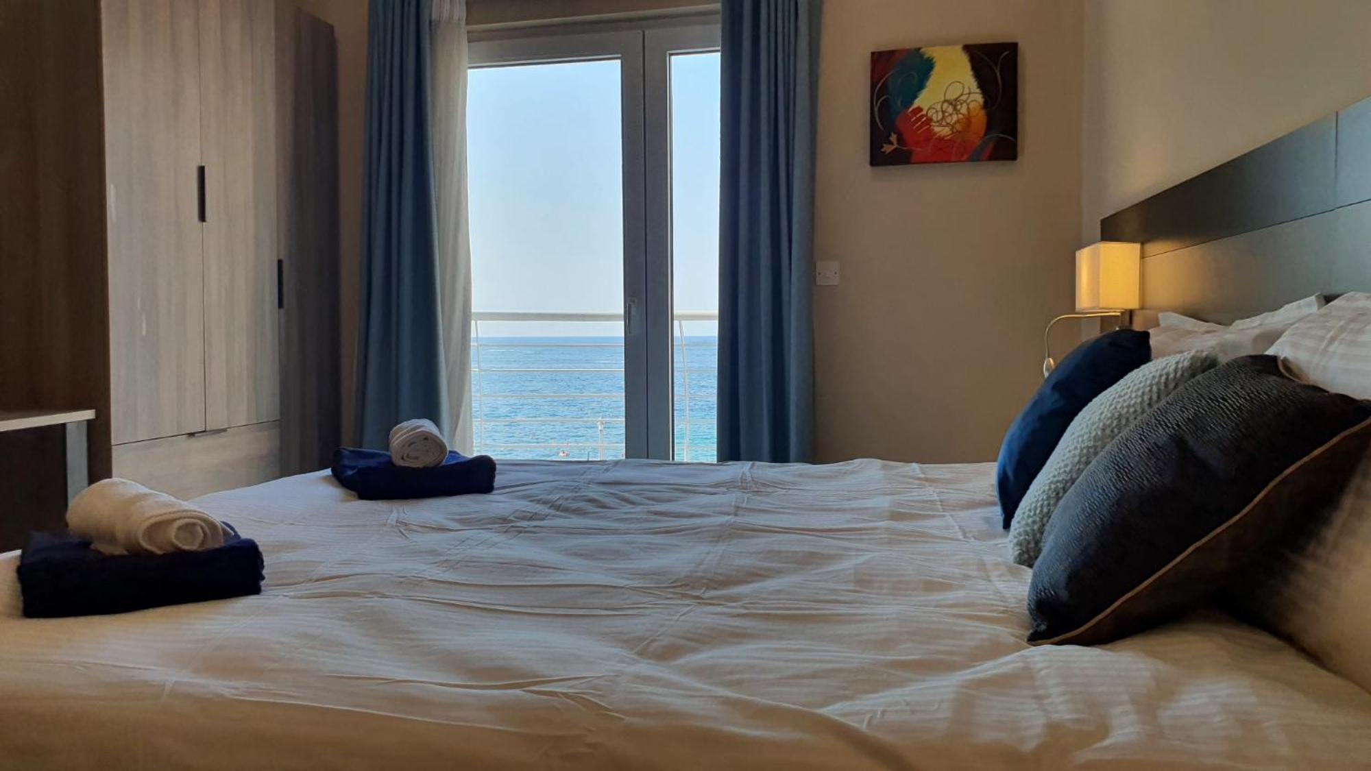Bay Square Apartments Сейнт Полс Бей Екстериор снимка