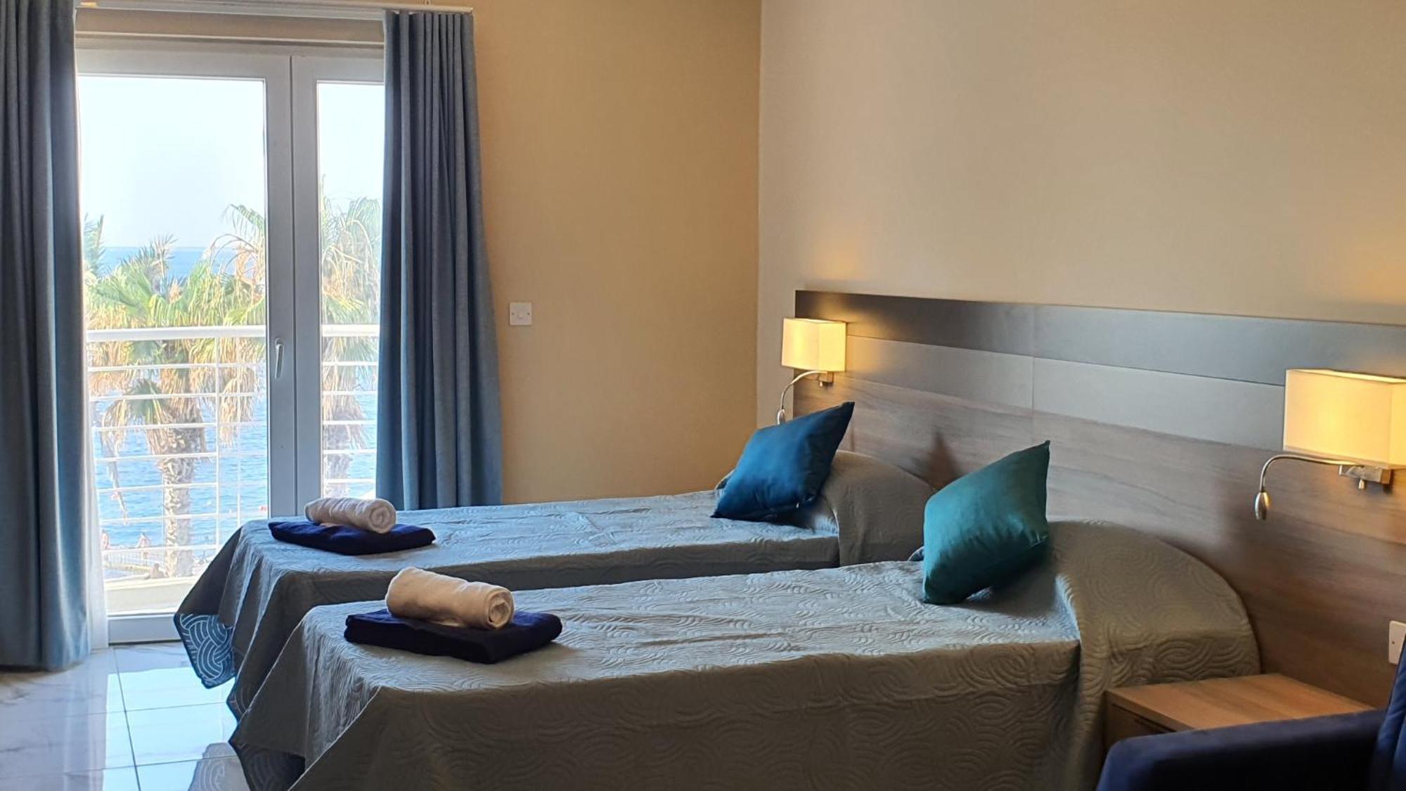Bay Square Apartments Сейнт Полс Бей Екстериор снимка